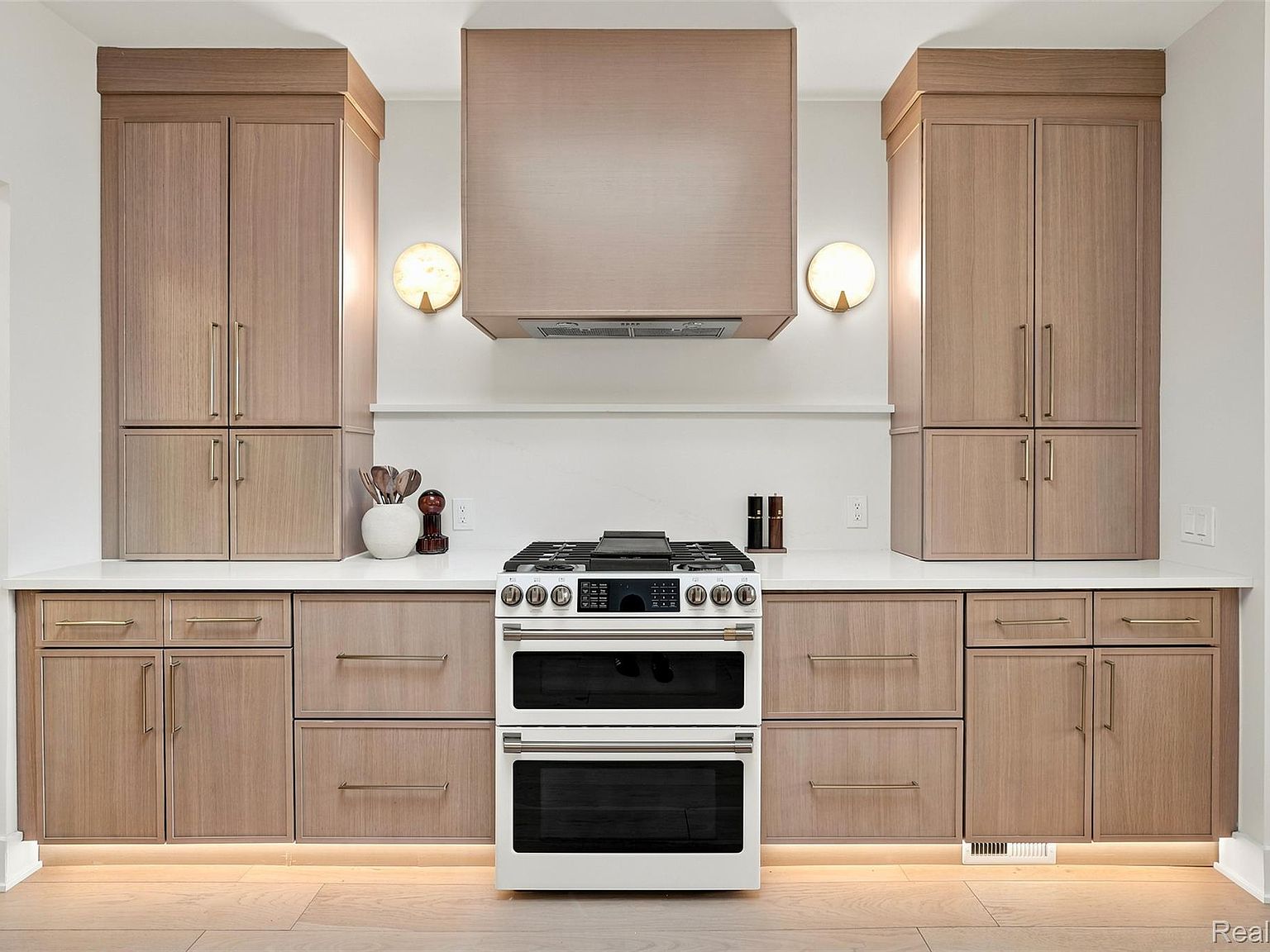 Kitchen staged by Vivid at 1756 Alexander Dr, Bloomfield Hills
