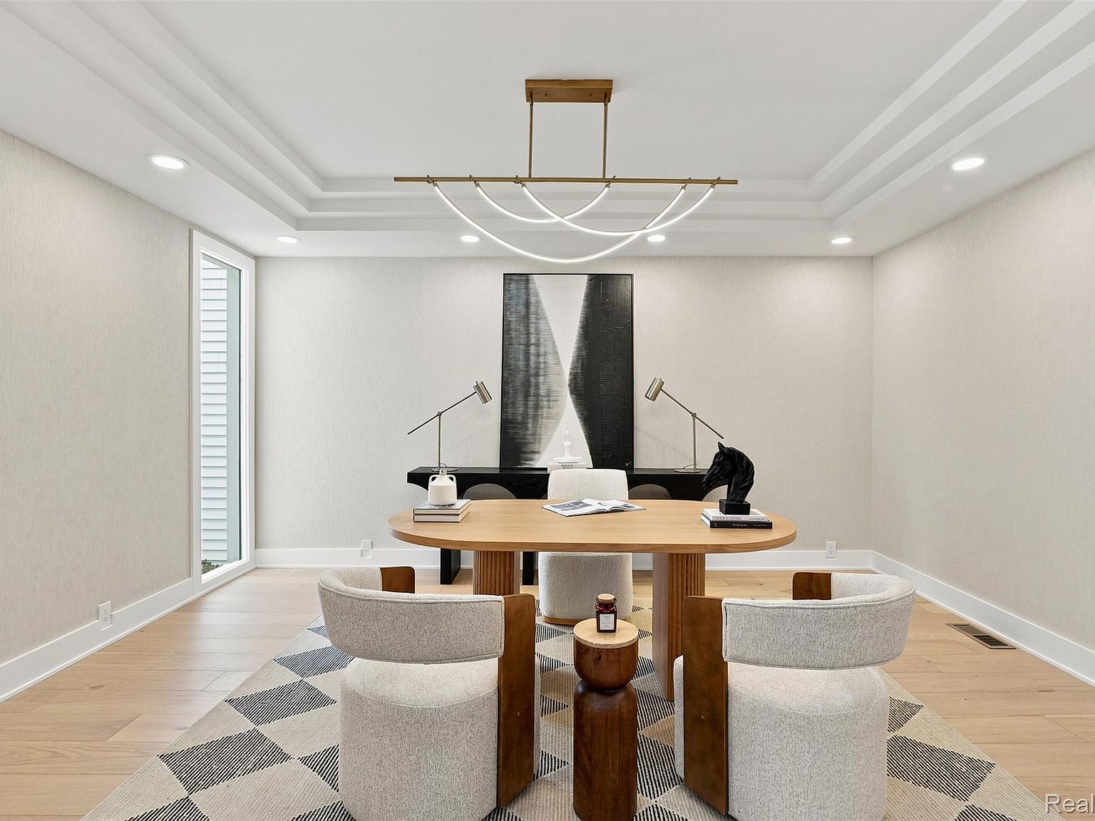 Dining staged by Vivid at 1756 Alexander Dr, Bloomfield Hills