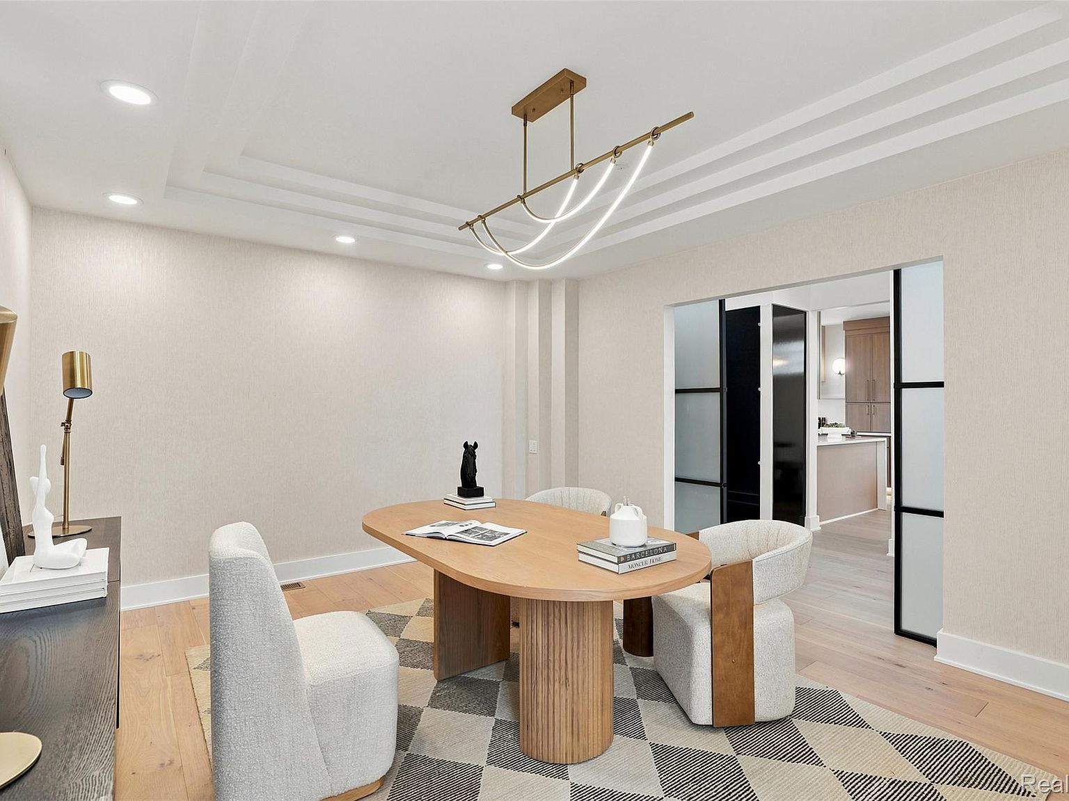 Dining staged by Vivid at 1756 Alexander Dr, Bloomfield Hills