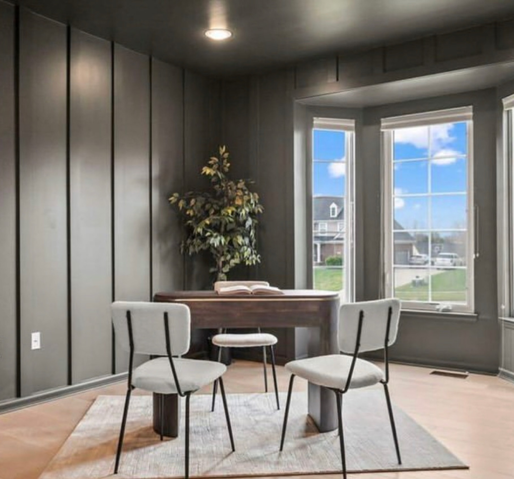 Home office staged by Vivid